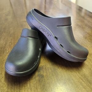 Oofos Kids Black Clogs